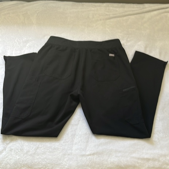 FIGS Yola Scrub Pants Yoga Style Size L | Black High-Waisted, Comfortable Fit - Picture 7 of 13
